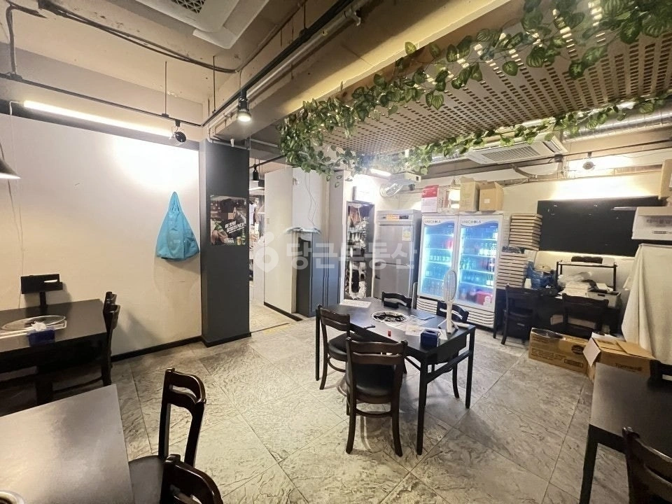 서울특별시 서대문구 창천동 상가 사진 1