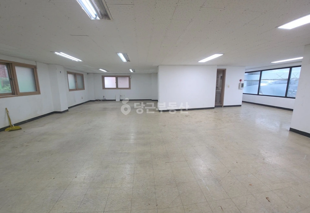 경기도 수원시 권선구 곡반정동 상가 사진 1
