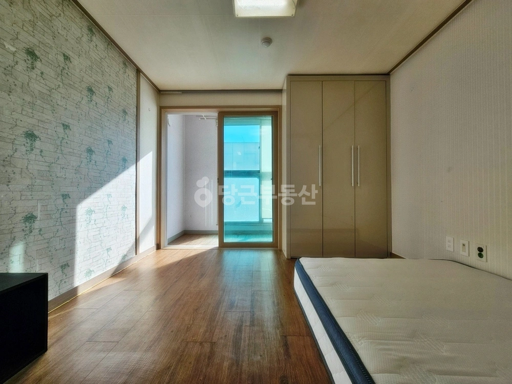 대전광역시 유성구 봉명동 아파트 사진 1