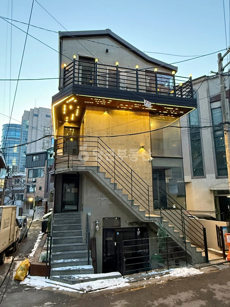 서울특별시 마포구 서교동 상가 사진 1
