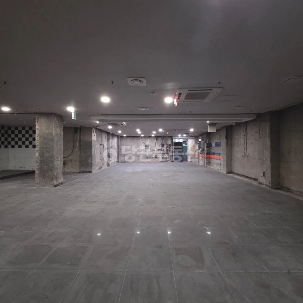 전남광주통합특별시 남구 월산동 상가 사진 1