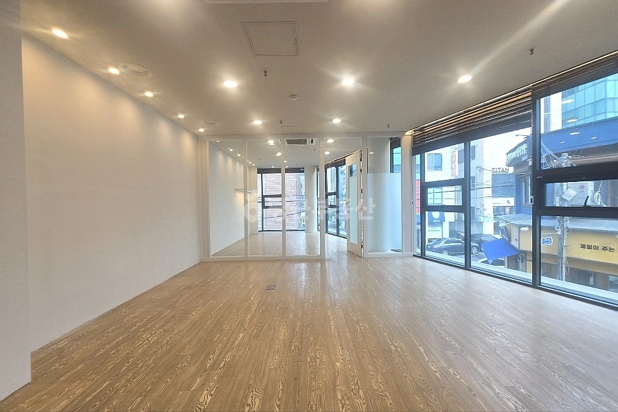 서울특별시 강남구 논현동 사무실 사진 1