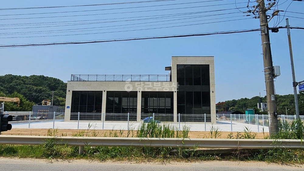 경기도 고양시 덕양구 현천동 건물 사진 1