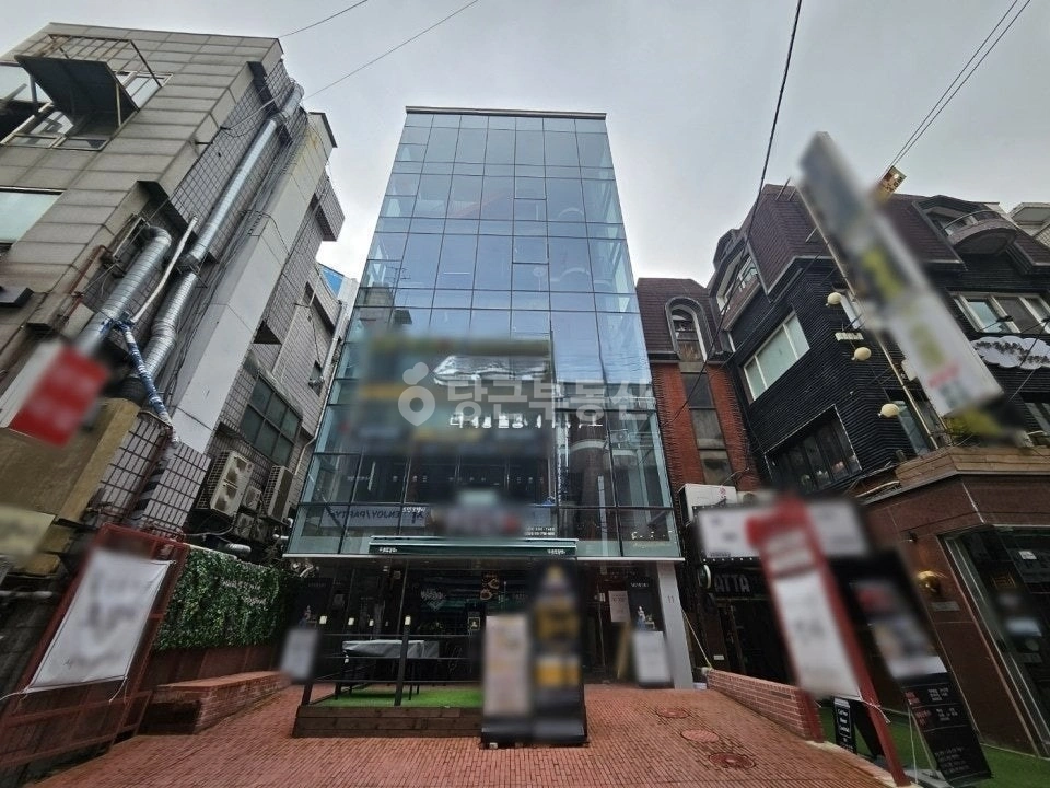 서울특별시 서대문구 창천동 상가 사진 1
