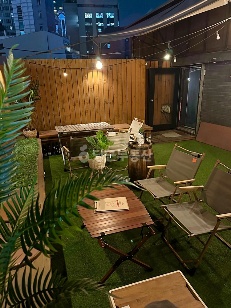 서울특별시 마포구 서교동 상가 사진 1