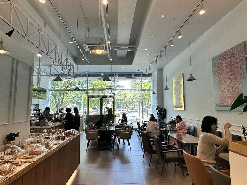 전남광주통합특별시 서구 치평동 상가 사진 1