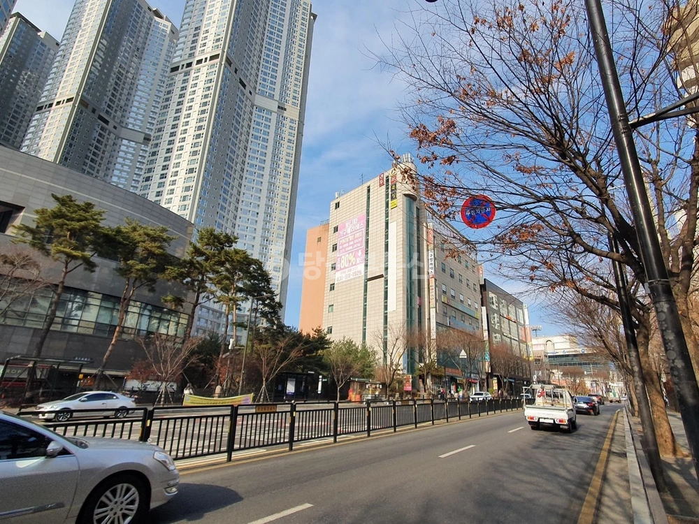 경기도 고양시 일산서구 탄현동 건물 사진 1