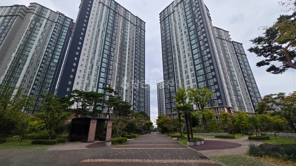 부산광역시 강서구 명지동 아파트 사진 1
