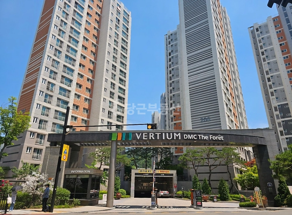경기도 고양시 덕양구 향동동 아파트 사진 1