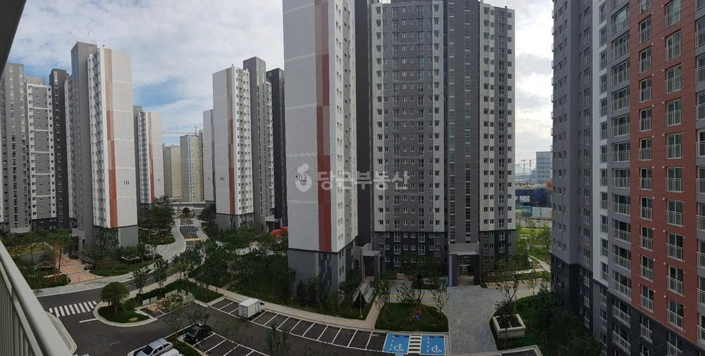 부산광역시 강서구 명지동 아파트 사진 1