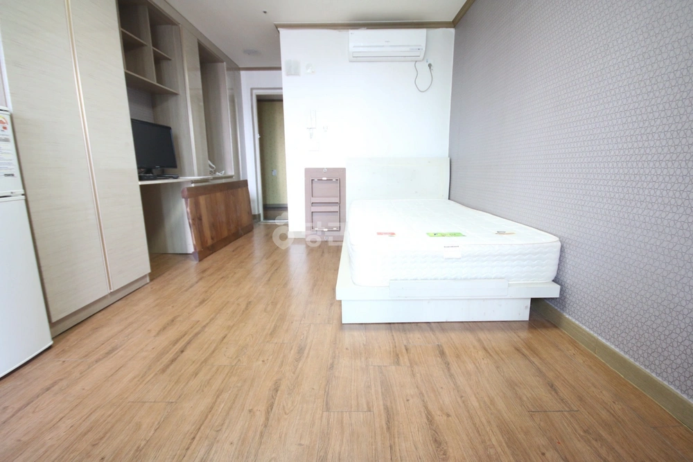 대전광역시 유성구 봉명동 아파트 사진 1