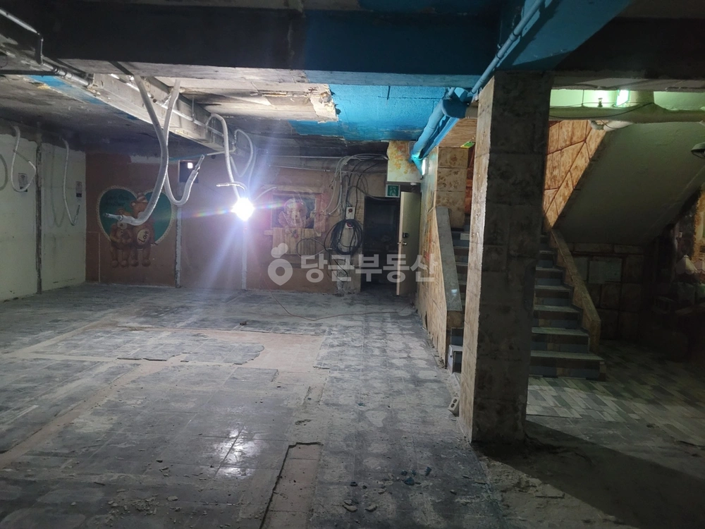 서울특별시 서대문구 창천동 상가 사진 1