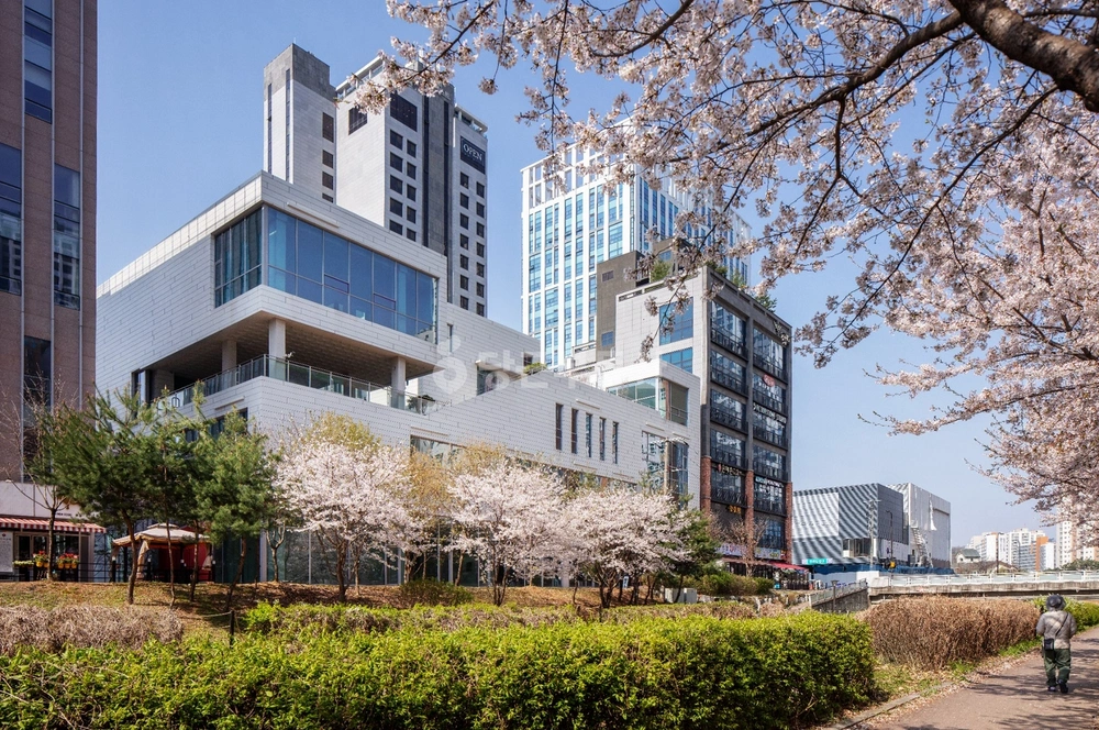 경기도 고양시 덕양구 원흥동 상가 사진 1