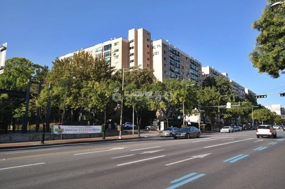 서울특별시 강남구 압구정동 아파트 사진 1
