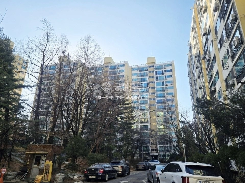 서울특별시 강남구 압구정동 아파트 사진 1