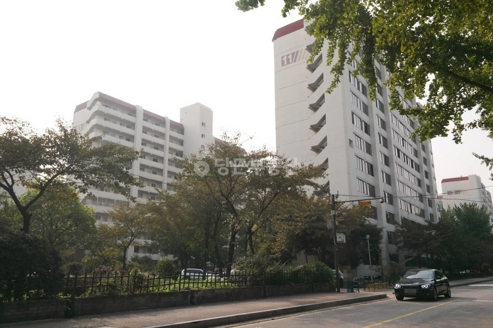 서울특별시 강남구 압구정동 아파트 사진 1