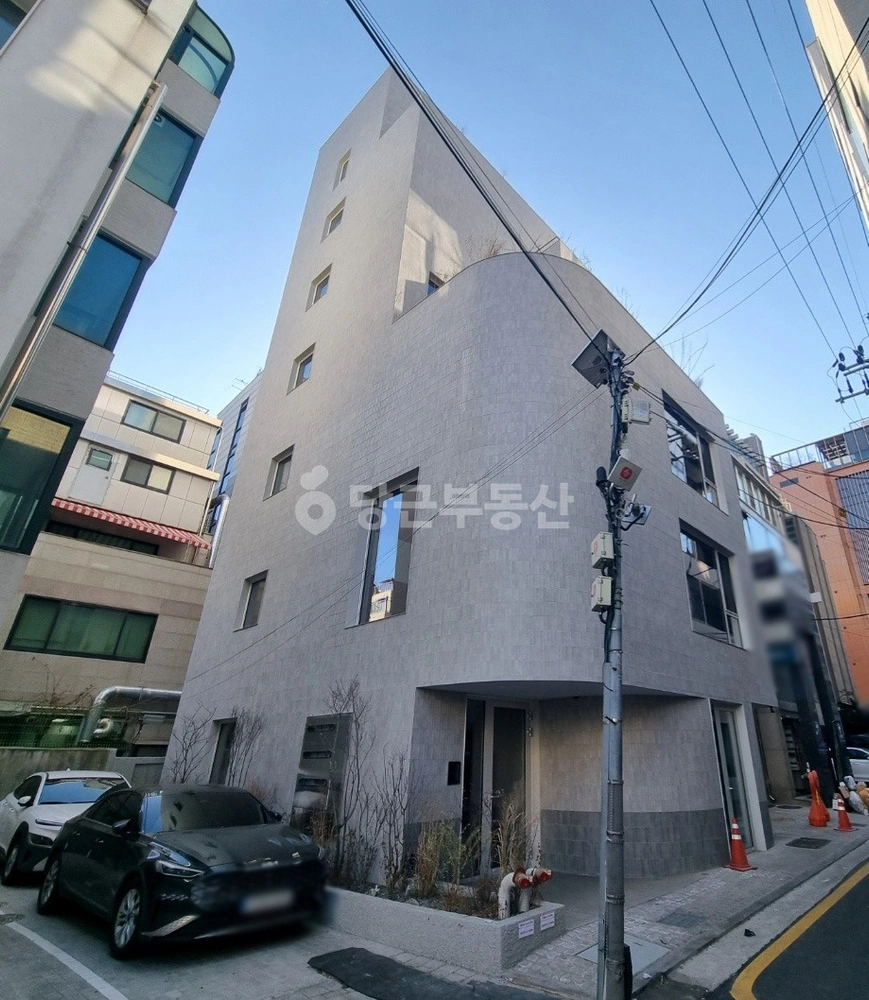 서울특별시 강남구 신사동 건물 사진 1
