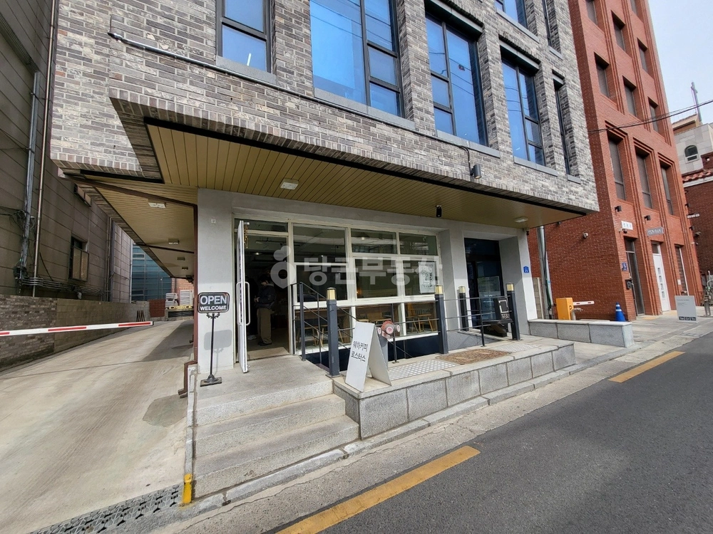 서울특별시 마포구 합정동 상가 사진 1