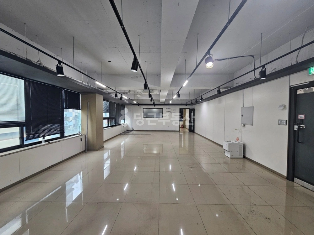 대전광역시 서구 탄방동 상가 사진 1