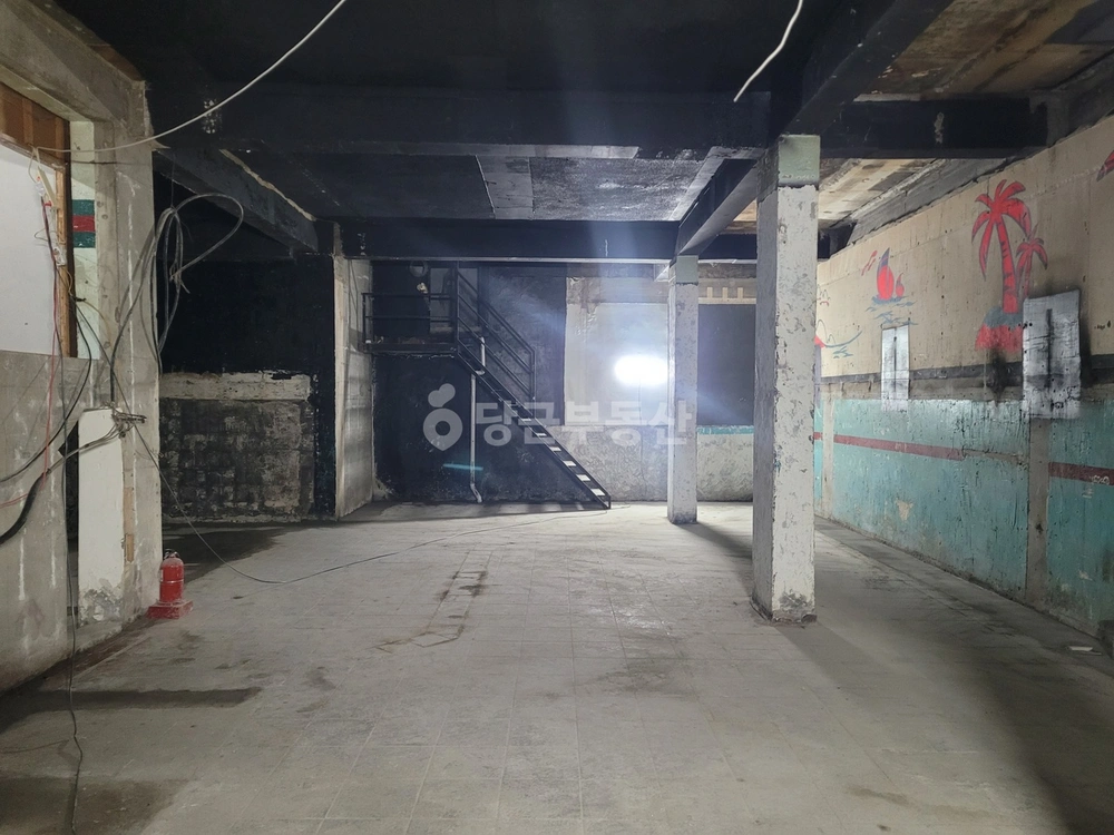 서울특별시 서대문구 창천동 상가 사진 1