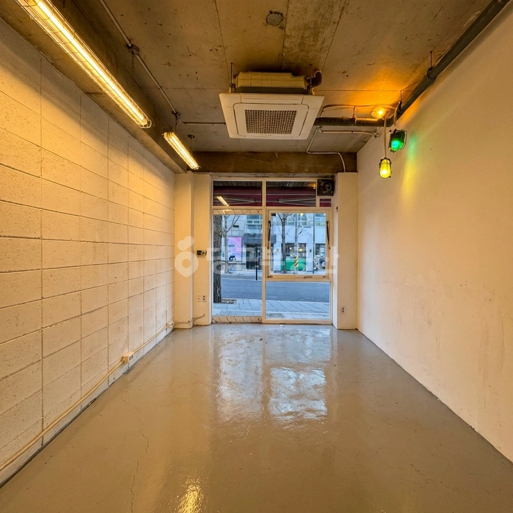 서울특별시 마포구 서교동 상가 사진 1