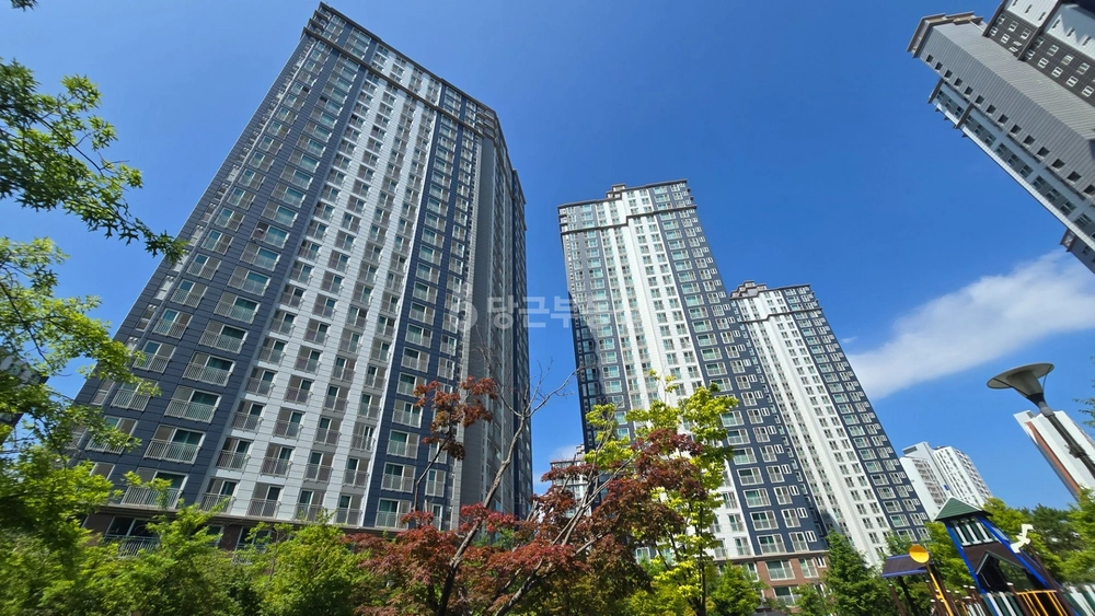 부산광역시 강서구 명지동 아파트 사진 1