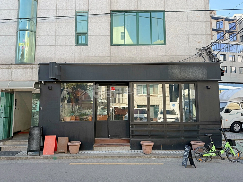 서울특별시 마포구 서교동 상가 사진 1