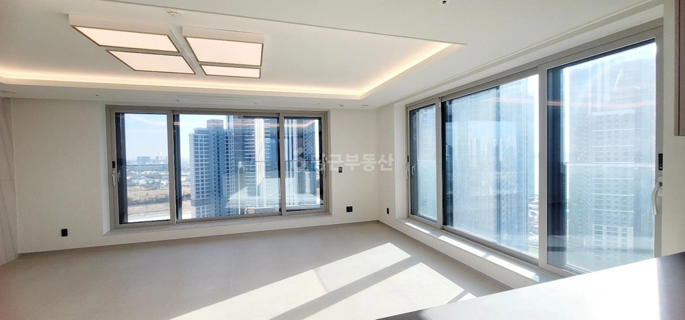 인천광역시 연수구 송도동 아파트 사진 1
