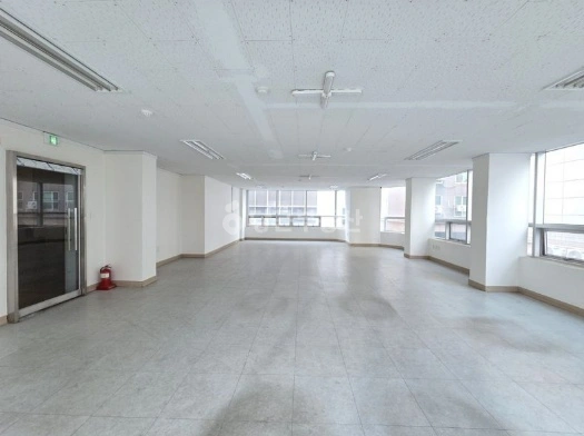 부산광역시 연제구 연산동 상가 사진 1