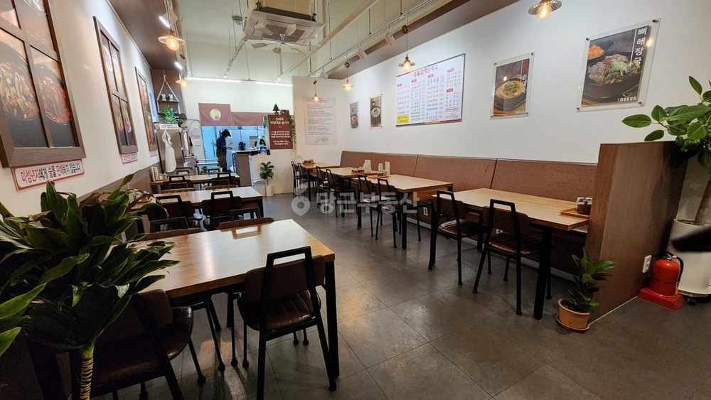 경기도 수원시 영통구 매탄동 상가 사진 1