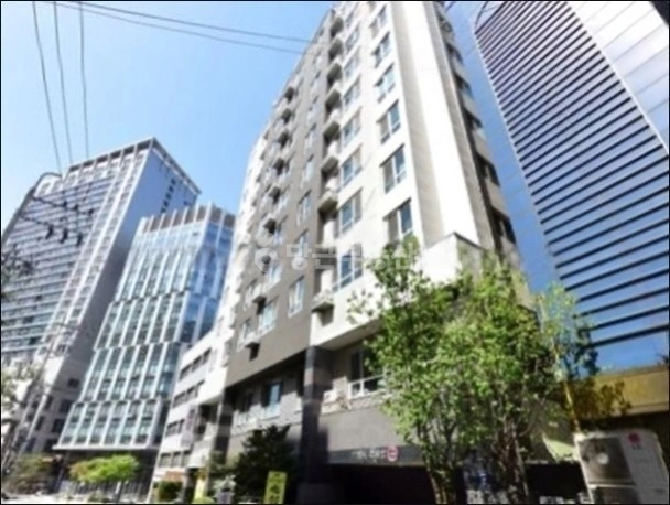 서울특별시 강남구 역삼동 아파트 사진 1