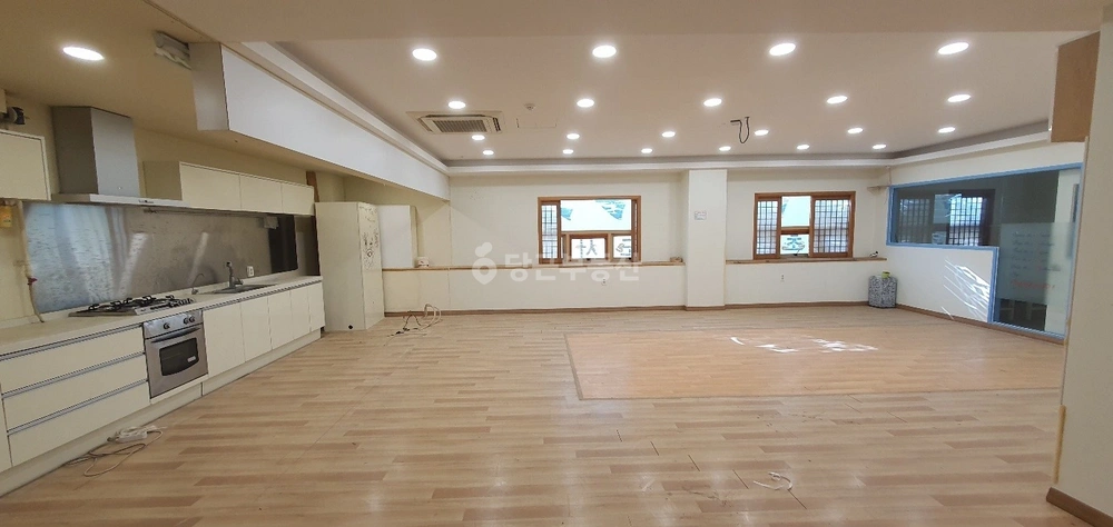 경기도 고양시 일산동구 정발산동 상가 사진 1
