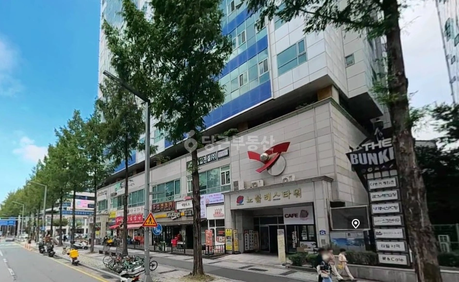 대전광역시 유성구 봉명동 상가 사진 1