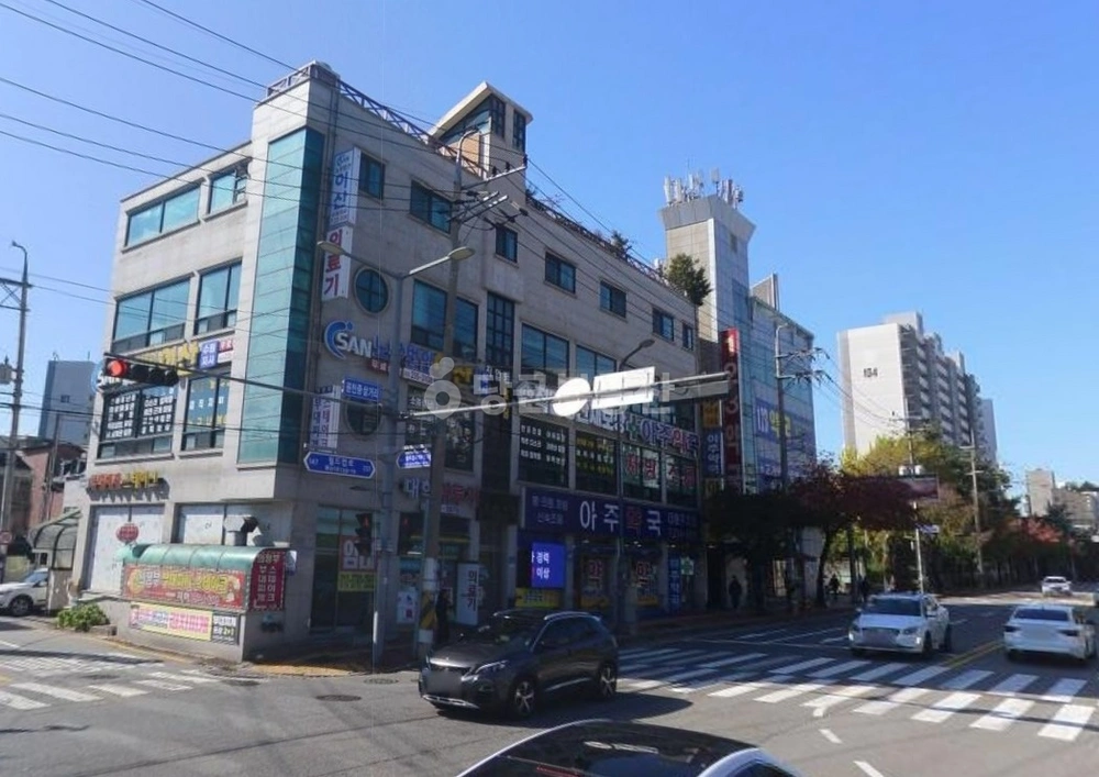 경기도 수원시 영통구 원천동 상가 사진 1