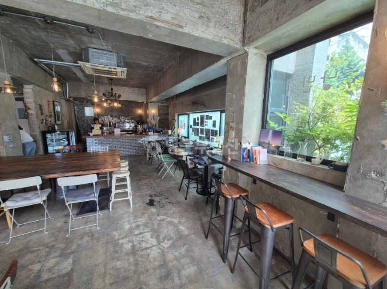 서울특별시 마포구 동교동 상가 사진 1