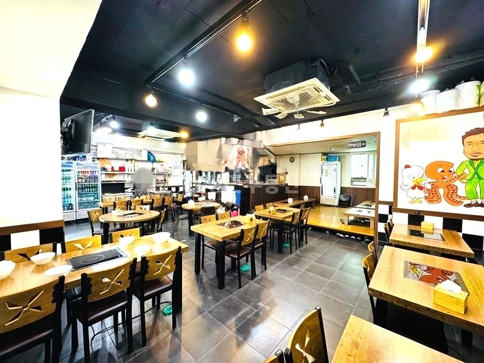 서울특별시 마포구 서교동 상가 사진 1