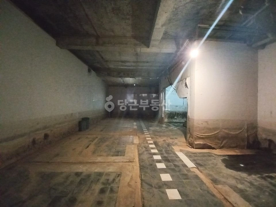 서울특별시 서대문구 창천동 상가 사진 1