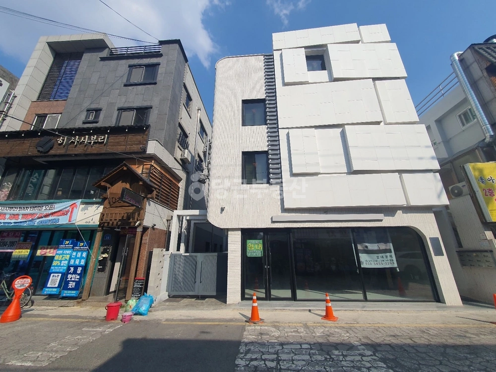 대전광역시 유성구 궁동 상가 사진 1