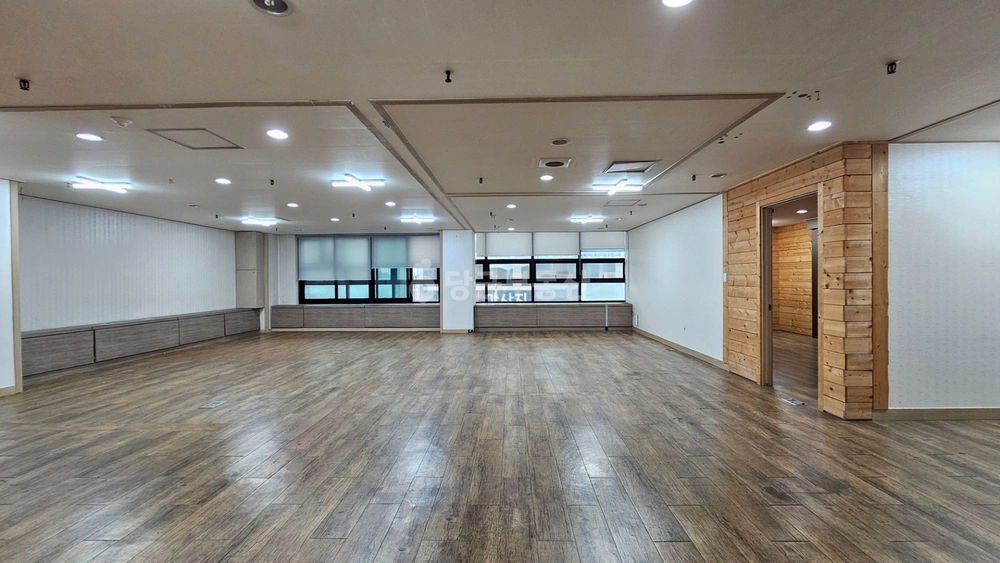경기도 고양시 일산동구 장항동 사무실 사진 1