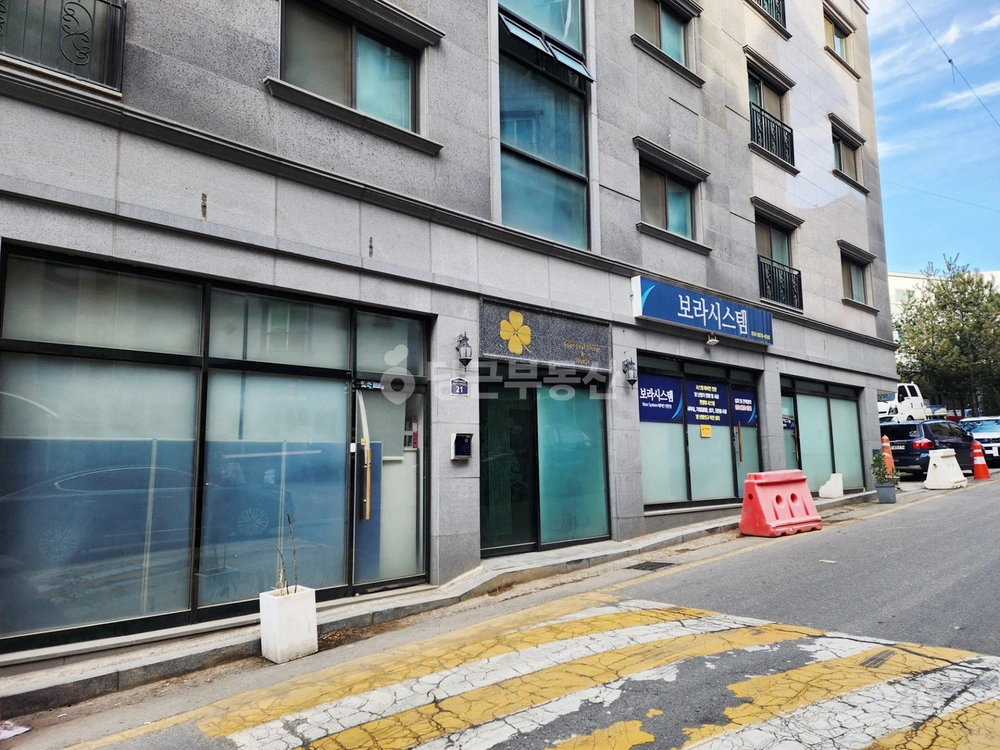 경기도 수원시 영통구 원천동 상가 사진 1