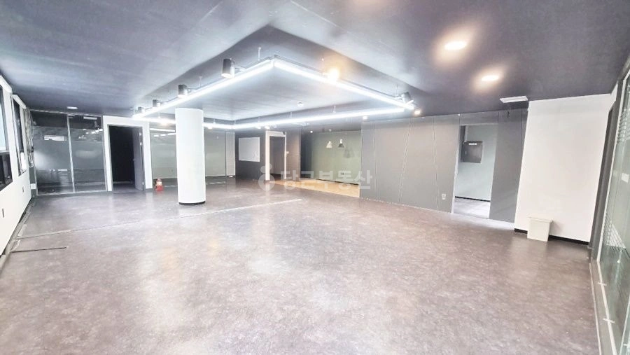 서울특별시 강남구 논현동 사무실 사진 1
