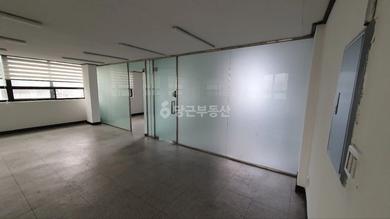 서울특별시 강남구 논현동 건물 사진 1