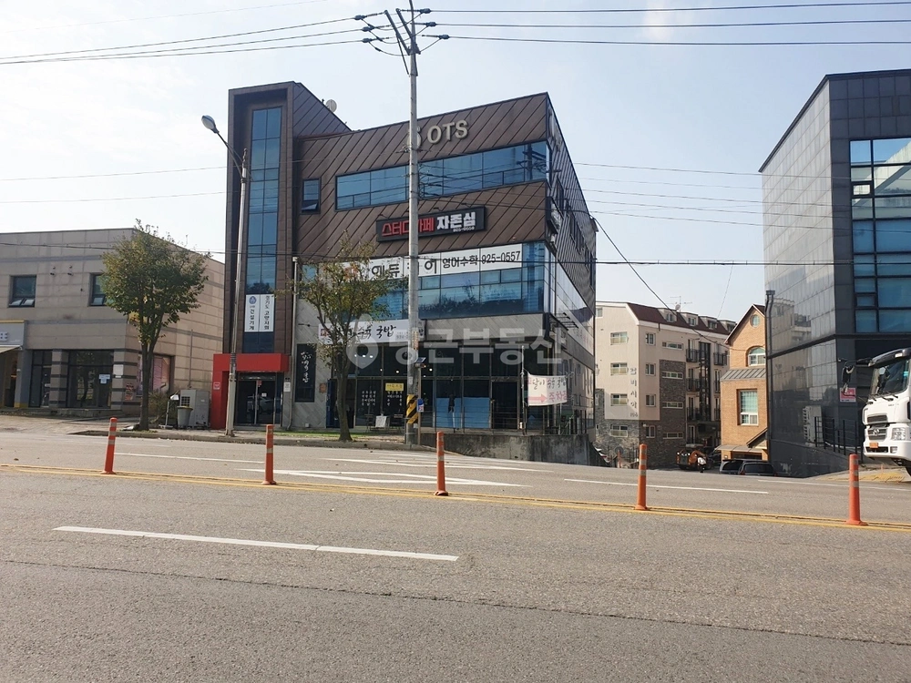 경기도 고양시 일산서구 덕이동 건물 사진 1