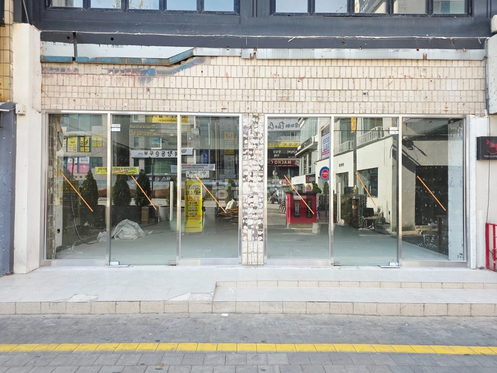 충청남도 천안시 동남구 신부동 상가 사진 1