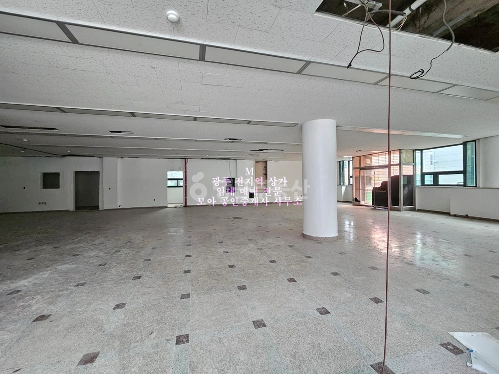 전남광주통합특별시 북구 용두동 상가 사진 1