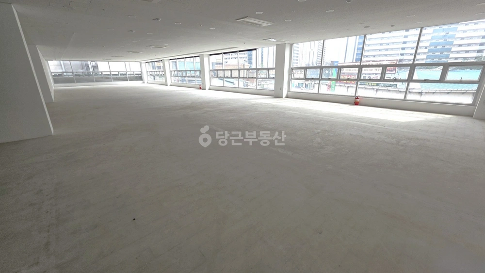 충청남도 천안시 동남구 신방동 상가 사진 1