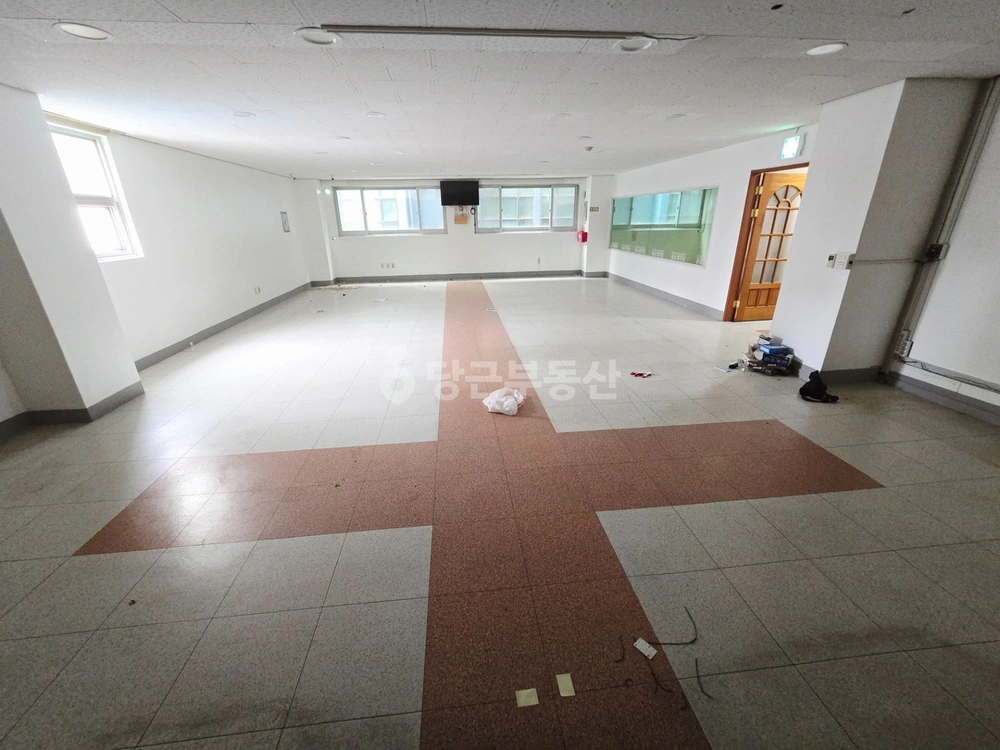대전광역시 유성구 궁동 상가 사진 1