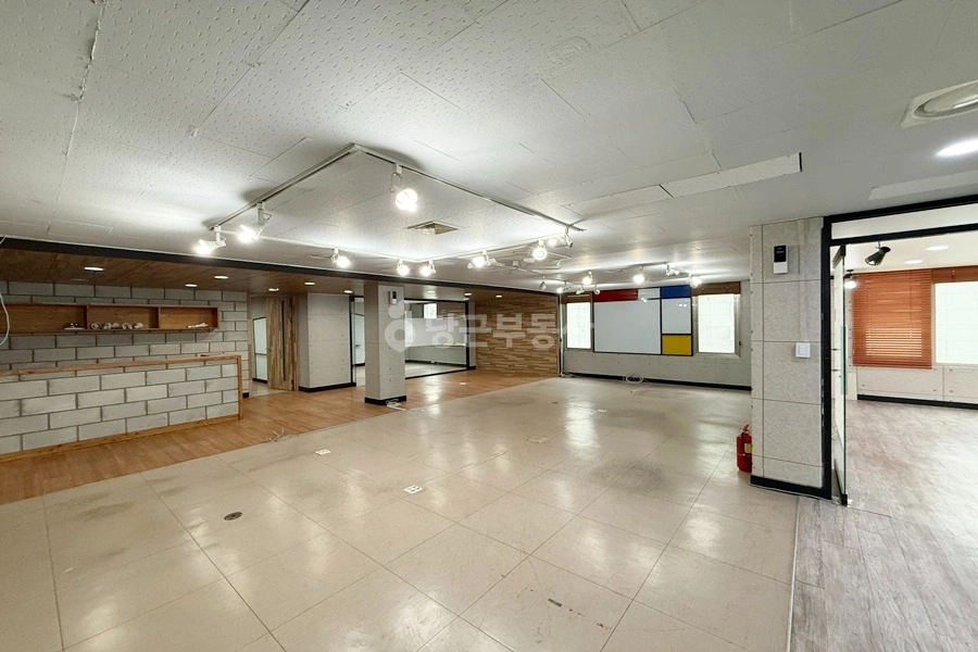 서울특별시 강남구 논현동 사무실 사진 1