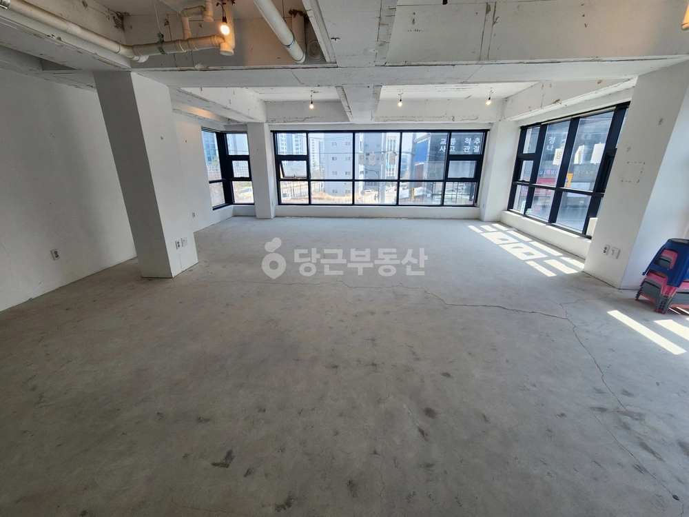 경기도 수원시 팔달구 매산로3가 상가 사진 1