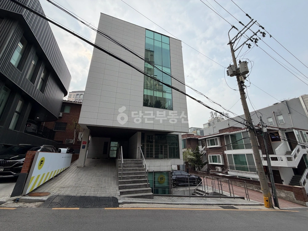 서울특별시 강남구 논현동 건물 사진 1